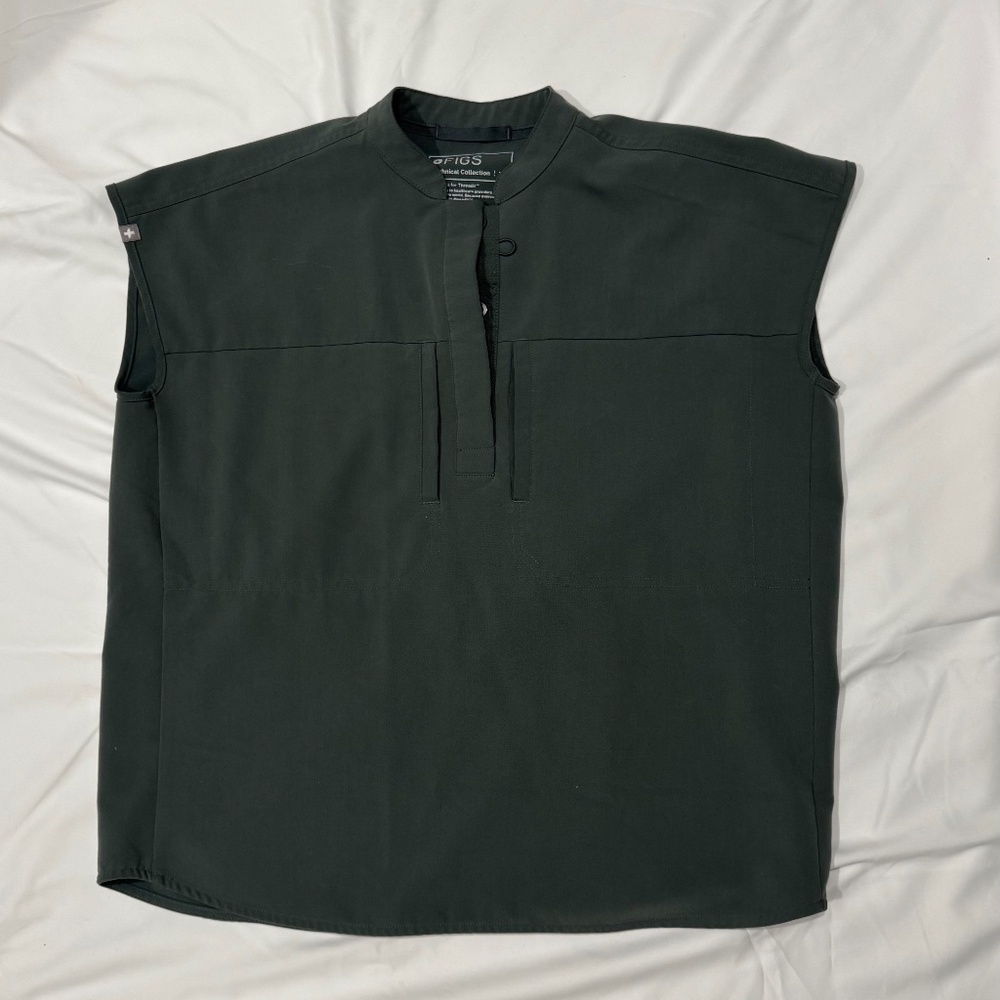 Figs Rafaela Oversized Scrub Top Khaki color size XS